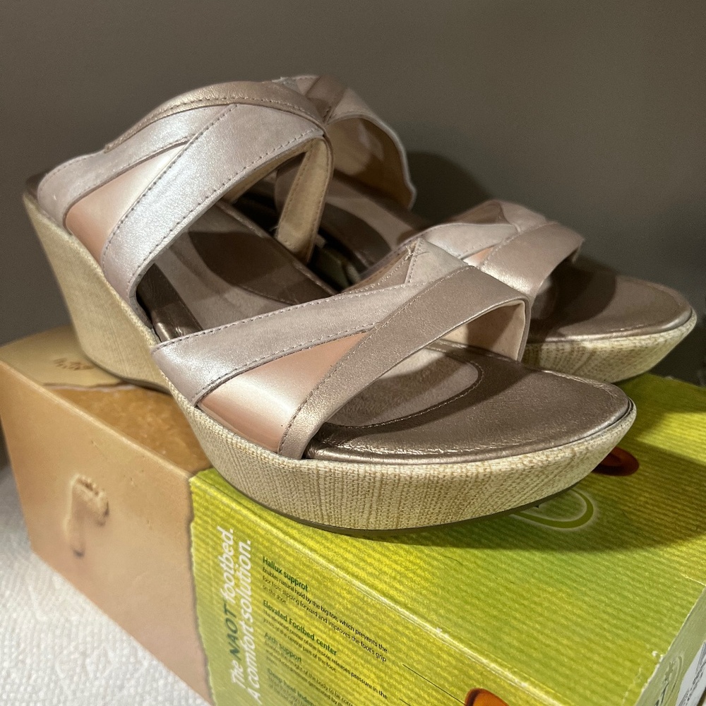 Naot women’s sandals 41